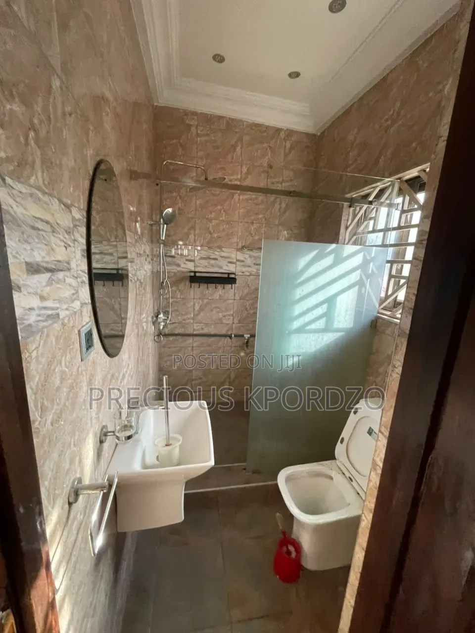 3bdrm House in Lakeside Estate for rent