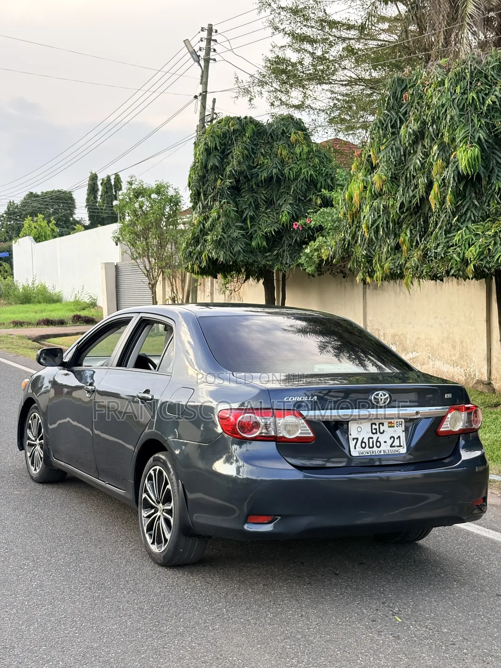 Toyota Corolla LE 4dr Sedan (1.8L 4cyl 4A) 2012 Gray