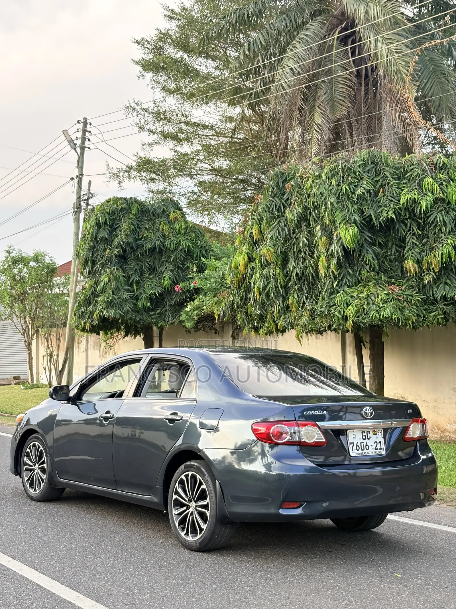 Toyota Corolla LE 4dr Sedan (1.8L 4cyl 4A) 2012 Gray