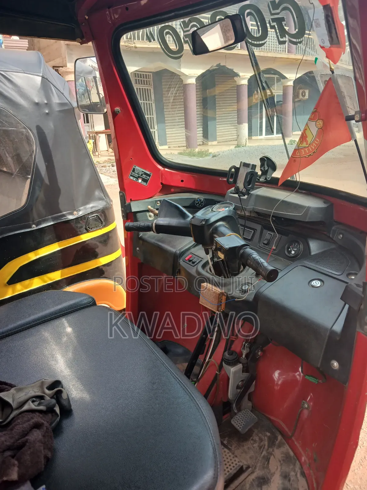 TVS King Cargo 2025 Red