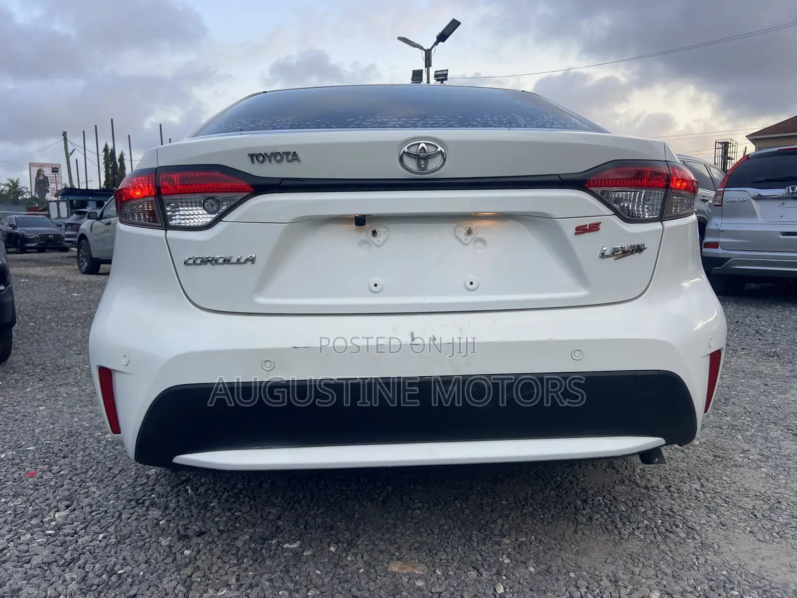 Toyota Corolla SE 2021 White