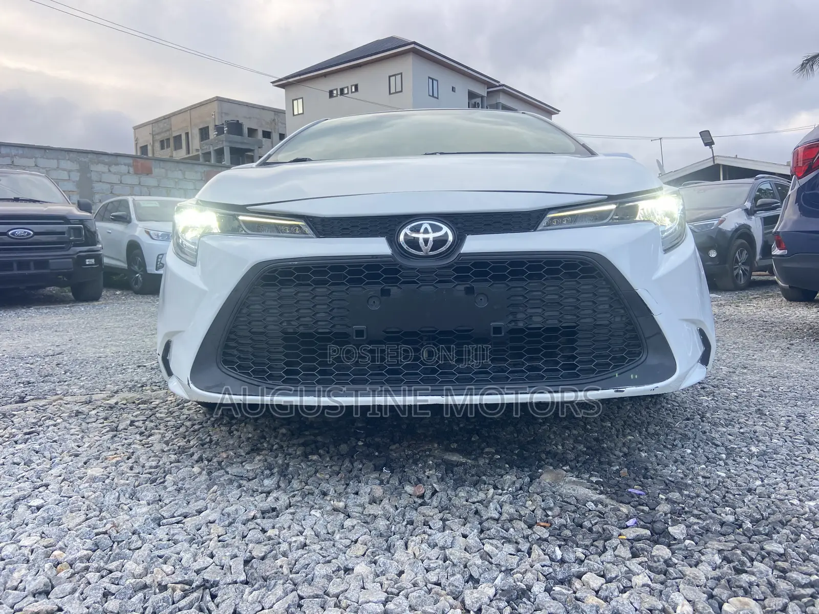 Toyota Corolla SE 2021 White