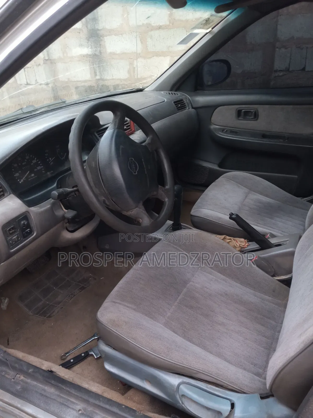 Nissan Sentra 1995 Silver