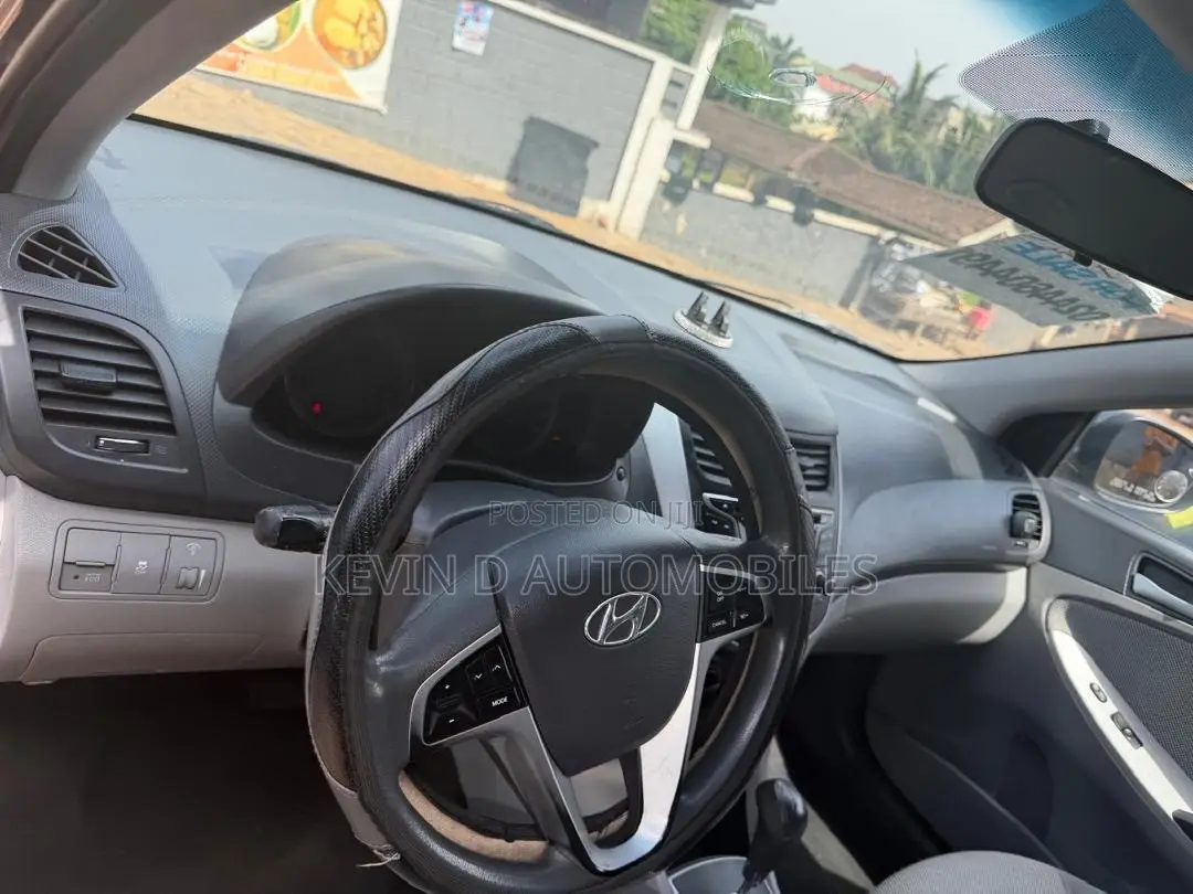 Hyundai Accent GLS 4dr Sedan (1.6L 4cyl 6M) 2014 Gray