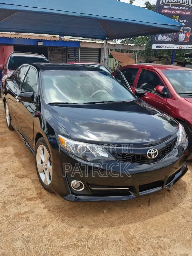 Toyota Camry SE 4dr Sedan (2.5L 4cyl 6A) 2014 Black