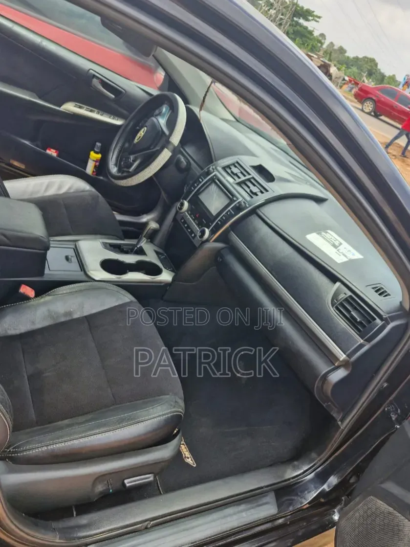 Toyota Camry SE 4dr Sedan (2.5L 4cyl 6A) 2014 Black