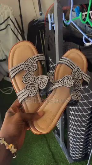 Stylish Ladies’ Slippers for Sale at Affordable Prices