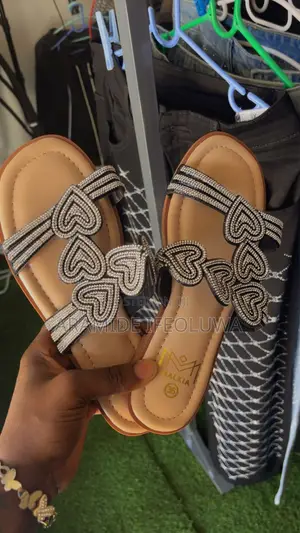 Stylish Ladies’ Slippers for Sale at Affordable Prices
