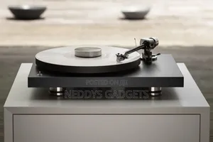 Pro-Ject Debut PRO Highend Turntable