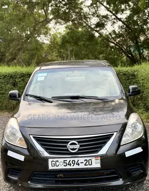 Nissan Versa 1.6 SV 2013 Black