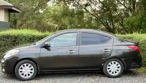 Nissan Versa 1.6 SV 2013 Black