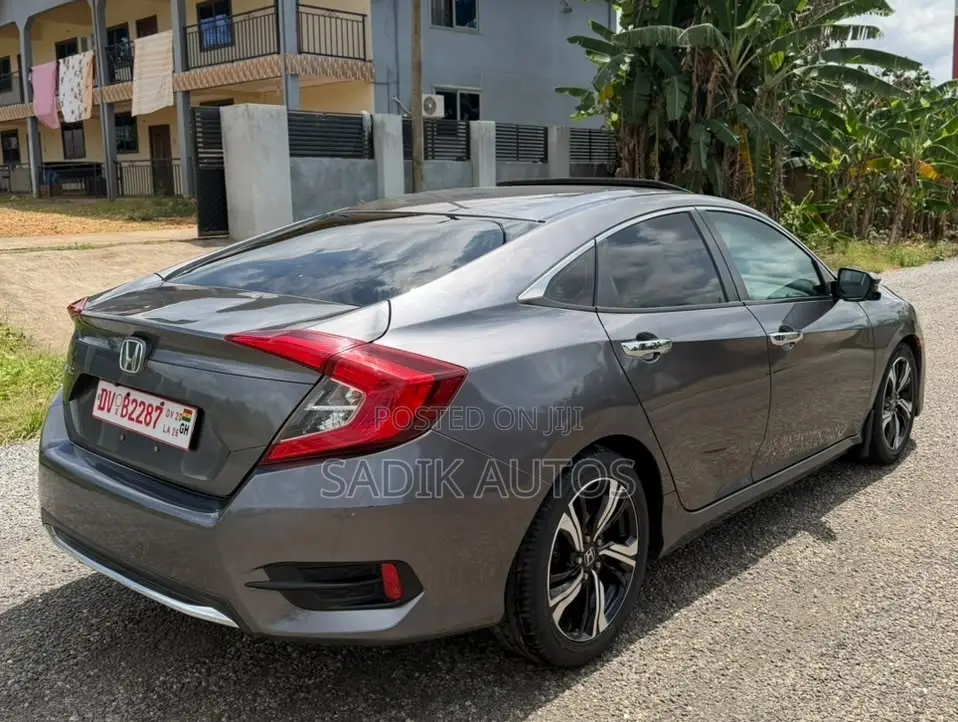 Honda Civic EX-L Sedan 2019 Gray