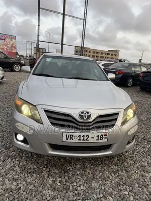 Toyota Camry 2010 Silver