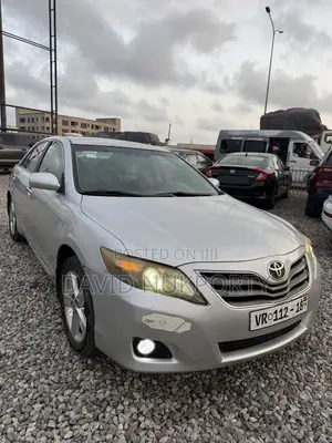 Toyota Camry 2010 Silver