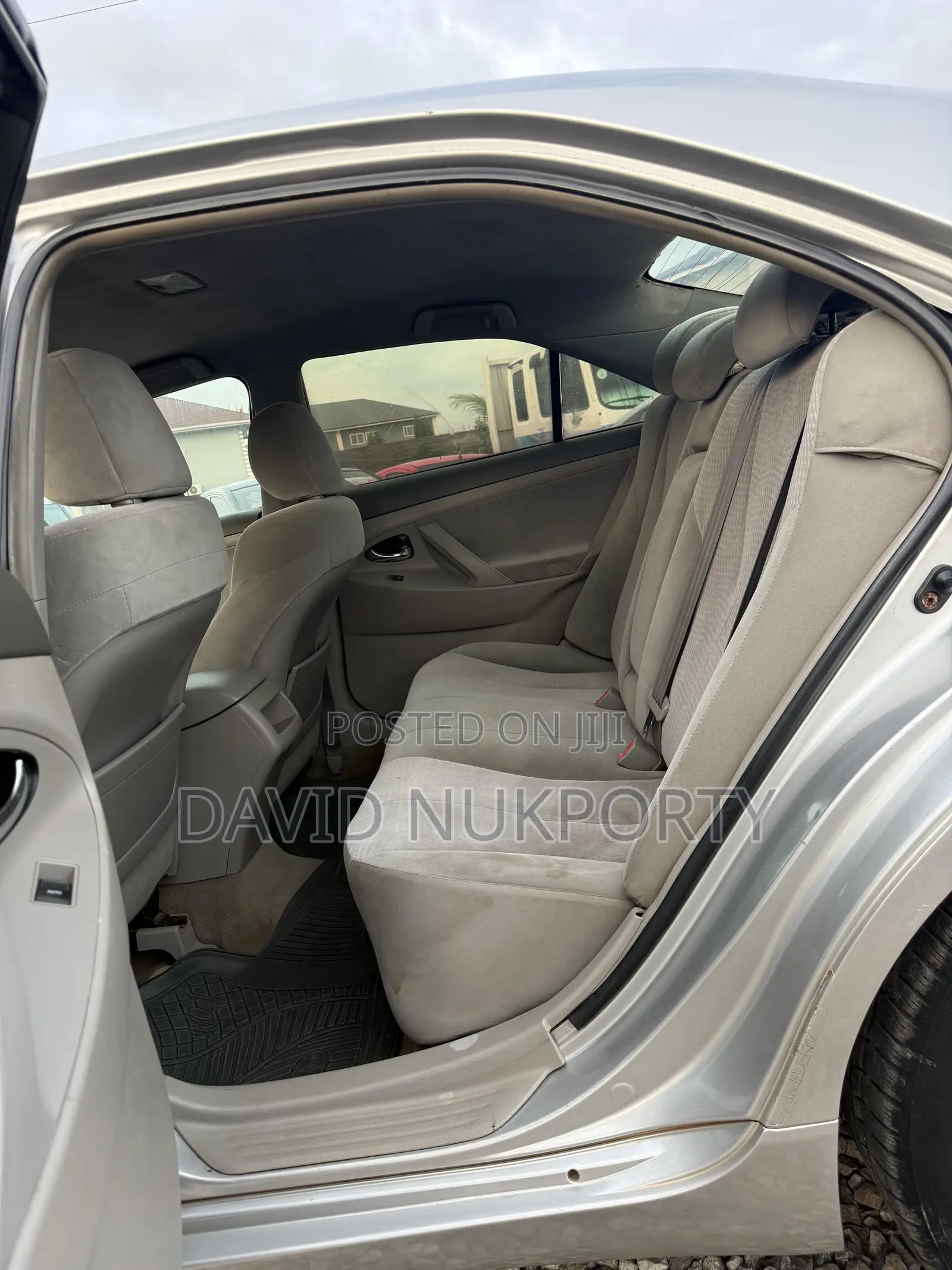 Toyota Camry 2010 Silver