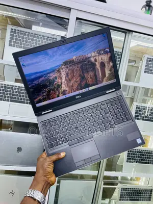 Laptop Dell Precision 7540 32GB Intel Core i7 SSD 512GB