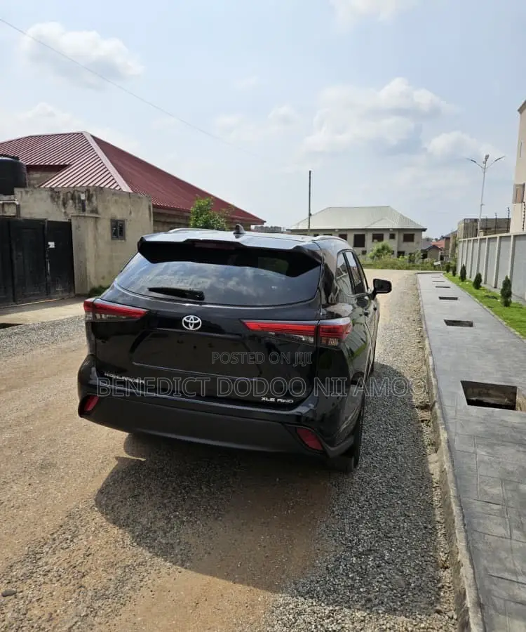 Toyota Highlander XLE AWD 2023 Black