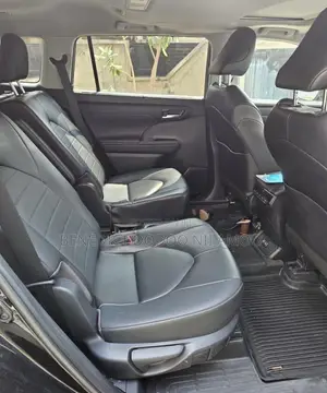 Toyota Highlander XLE AWD 2023 Black