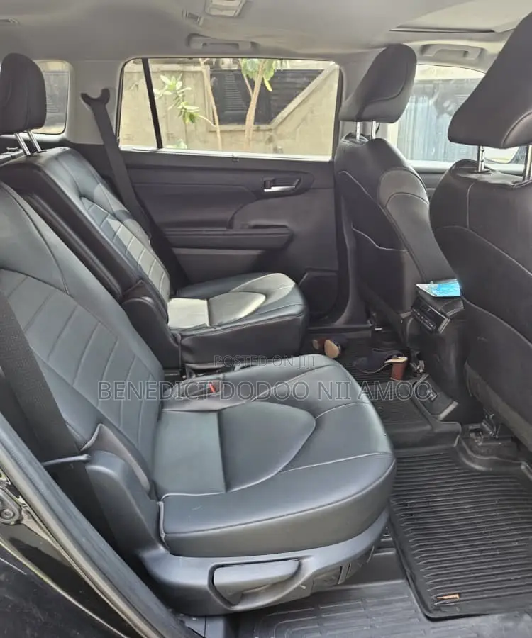 Toyota Highlander XLE AWD 2023 Black