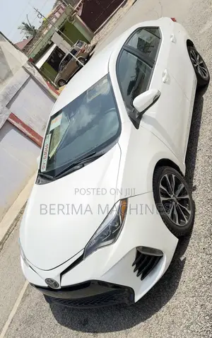 Toyota Corolla SE Special Edition 4dr Sedan (1.8L 4cyl CVT) 2017 White