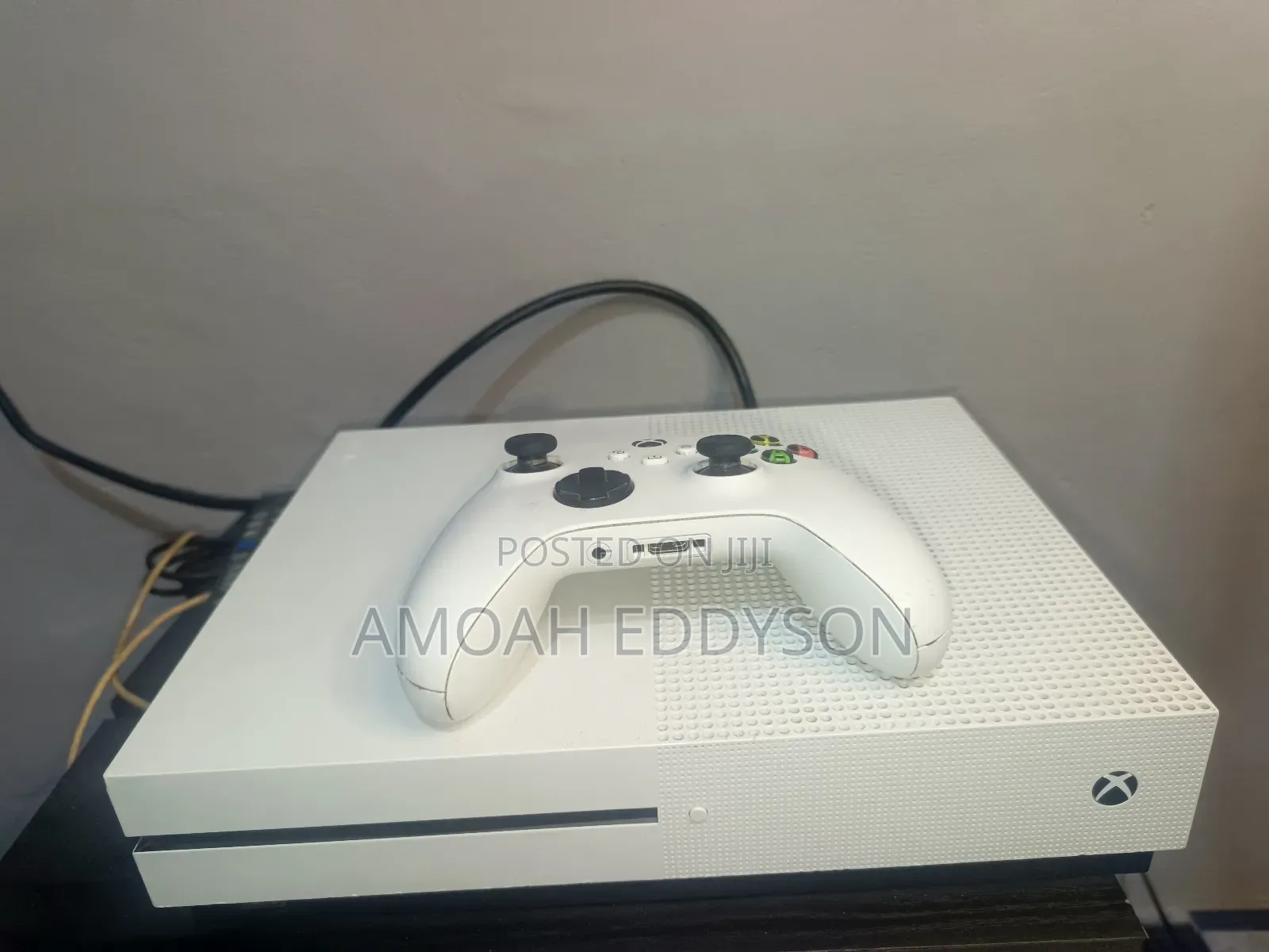 Xbox S One 1TB With No Game and With One Controller