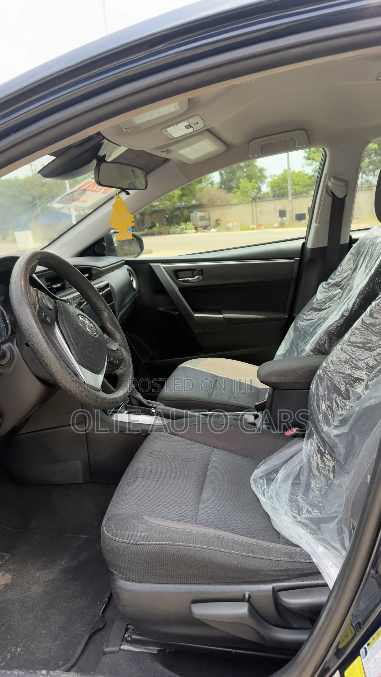 Toyota Corolla LE (1.8L 4cyl 2A) 2018 Blue
