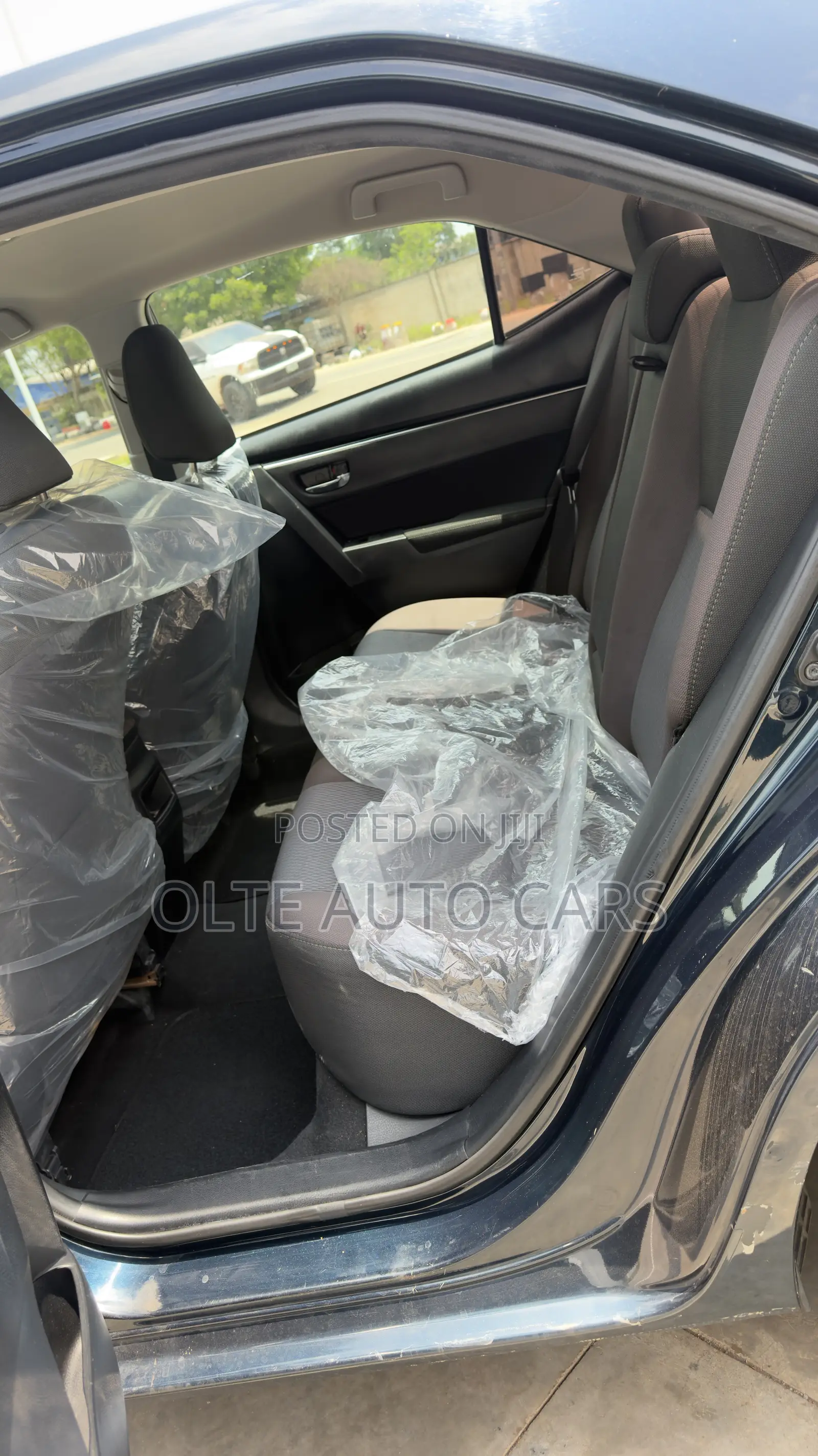 Toyota Corolla LE (1.8L 4cyl 2A) 2018 Blue