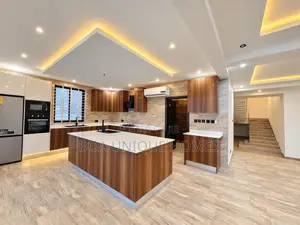 6bdrm House in Lake Side Estate for sale