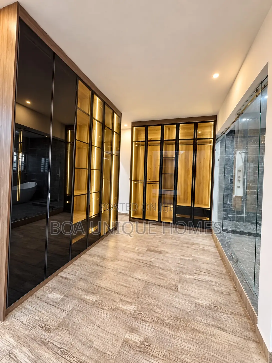 6bdrm House in Lake Side Estate for sale