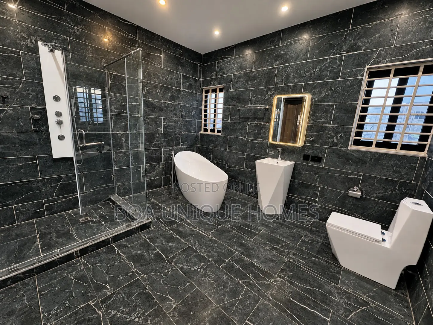 6bdrm House in Lake Side Estate for sale