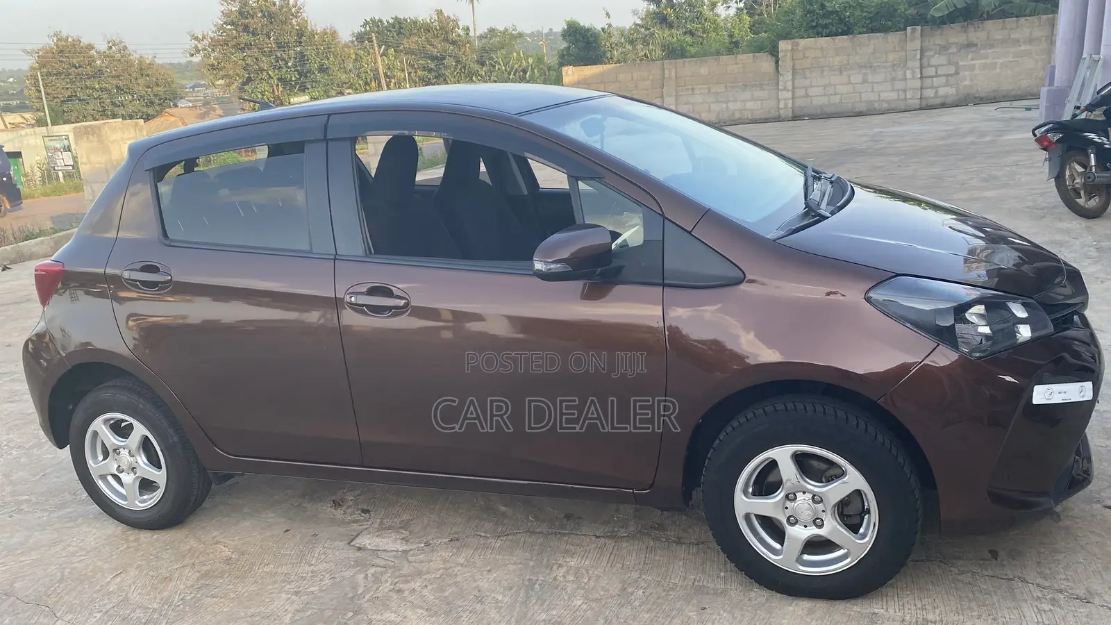 Toyota Vitz 1.5 FWD 5dr 2015 Brown