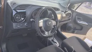 Toyota Vitz 1.5 FWD 5dr 2015 Brown