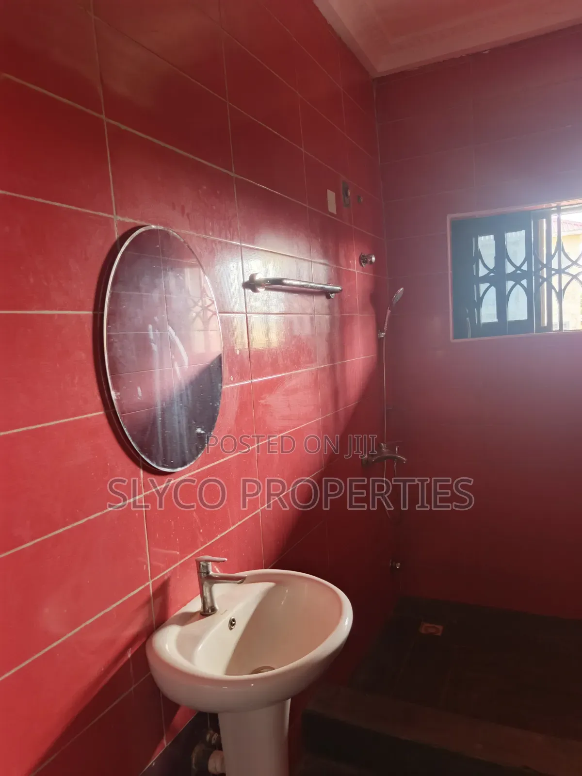 1bdrm Apartment in Two Strems, New-Juaben Municipal for rent