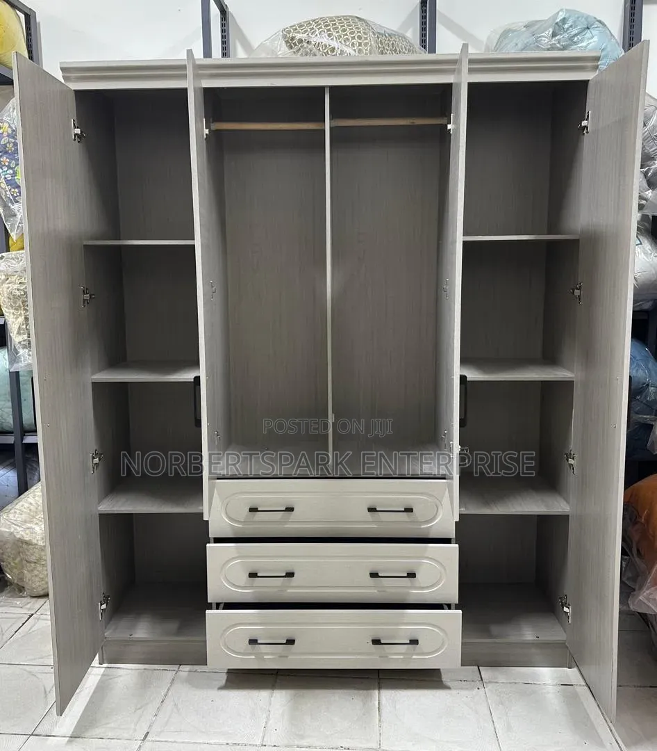 Wardrobe (4D)