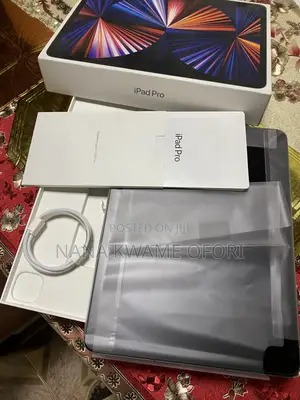 Apple iPad Pro 12.9 (2022) 256 GB Gray