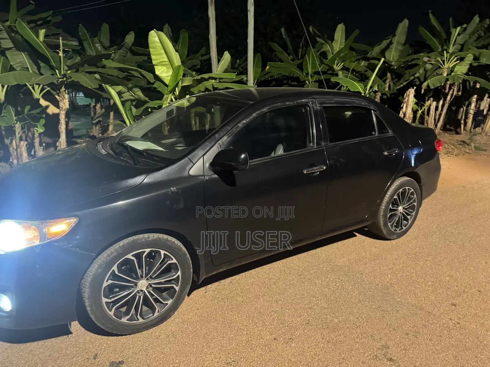 Toyota Corolla LE Special Edition 4dr Sedan (1.8L 4cyl 4A) 2013 Black
