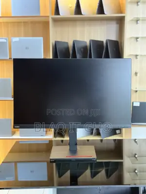 Lenovo 32” 4K UHD Monitor | Rich Colors