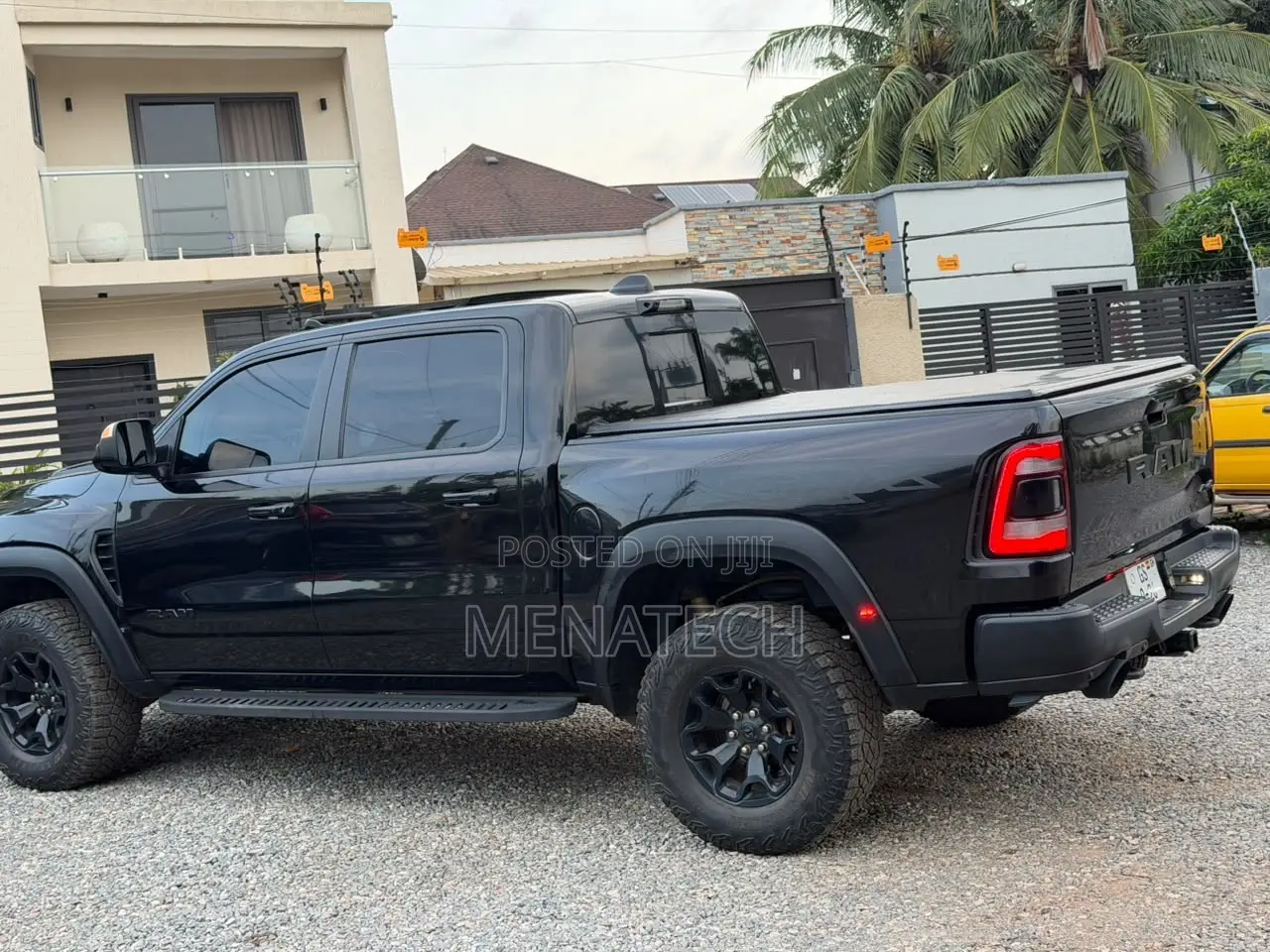 RAM 1500 2021 Black