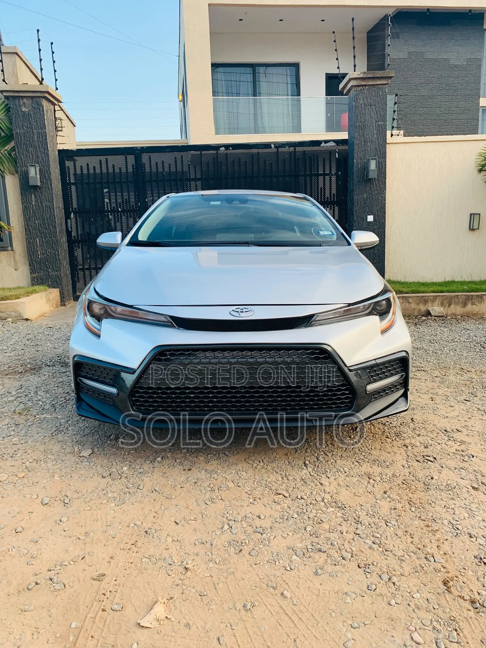 Toyota Corolla LE 2021 Silver