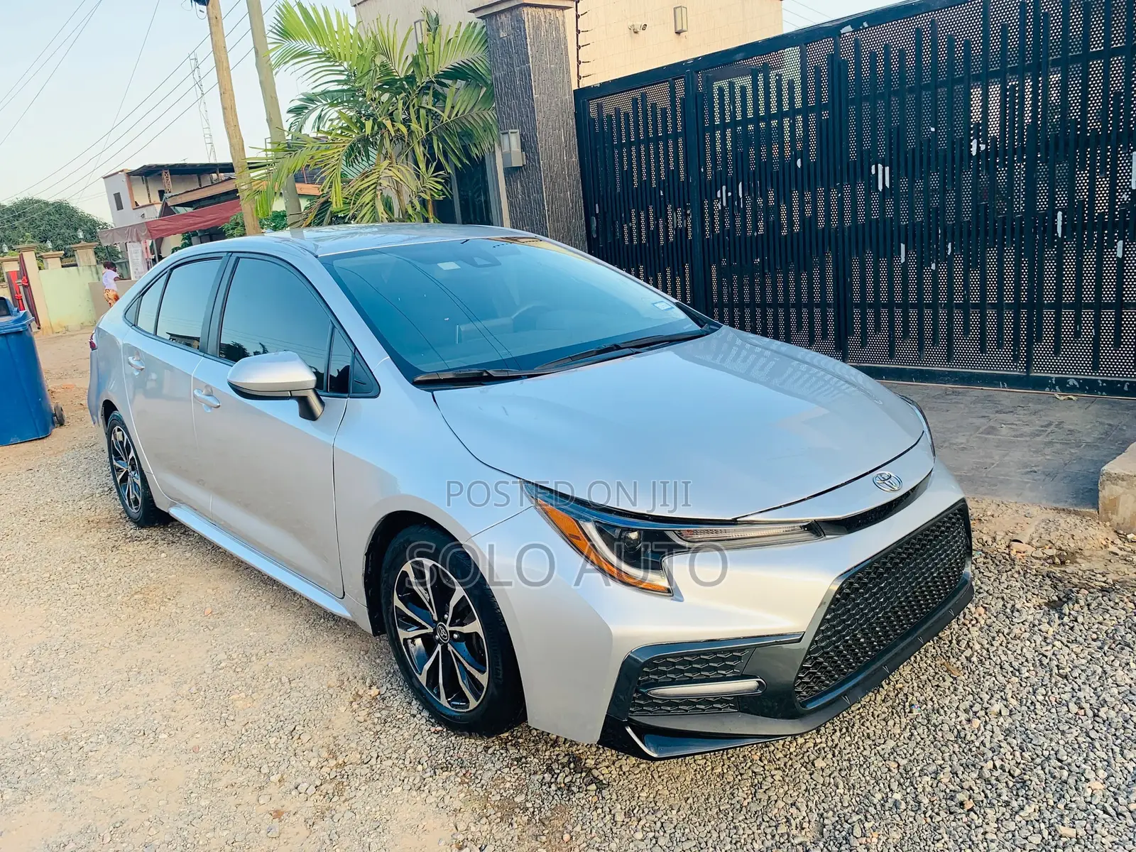Toyota Corolla LE 2021 Silver