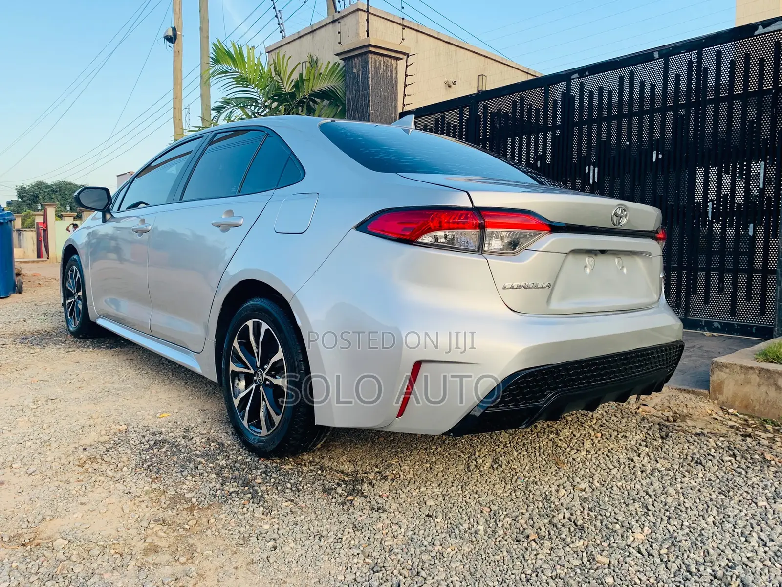 Toyota Corolla LE 2021 Silver