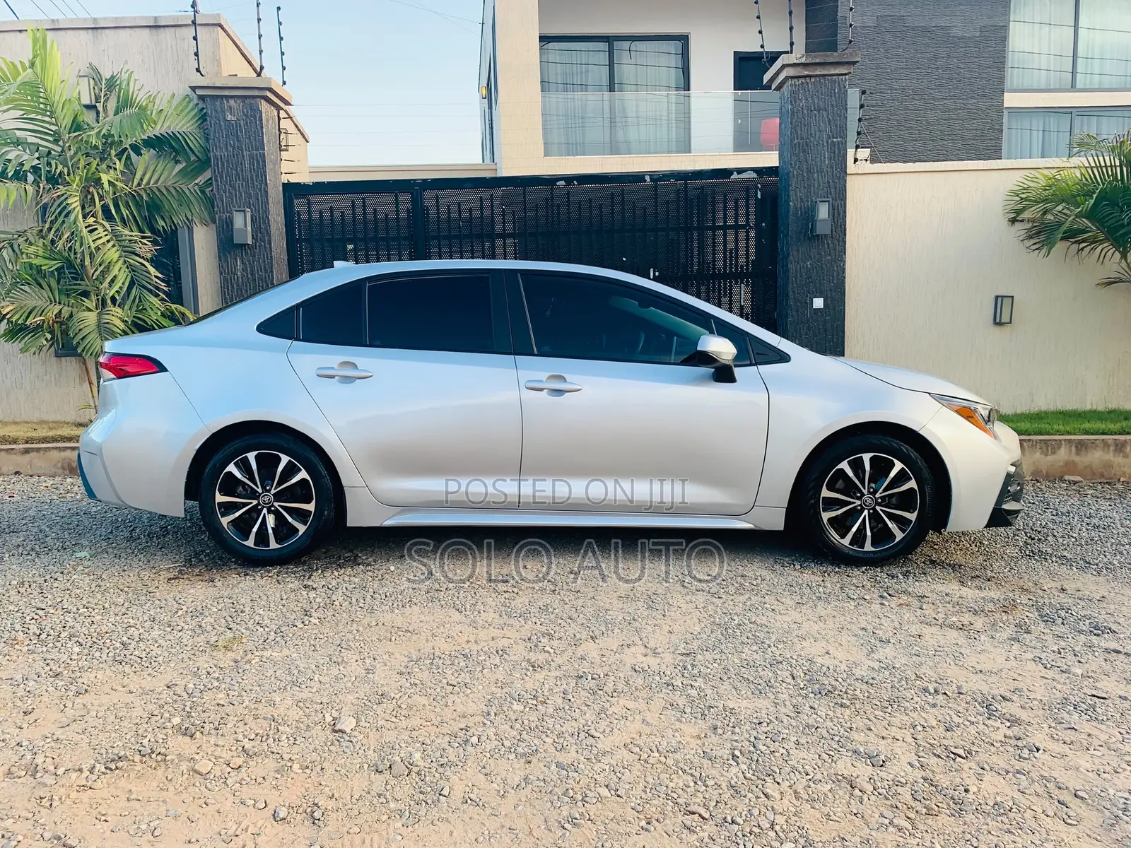 Toyota Corolla LE 2021 Silver