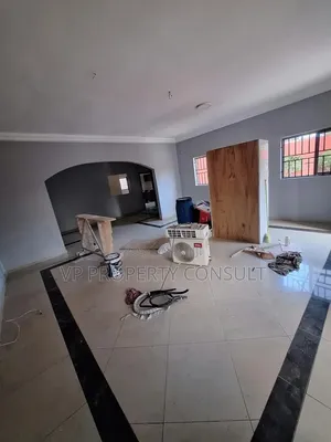 3bdrm House in Lake Side Estate for rent