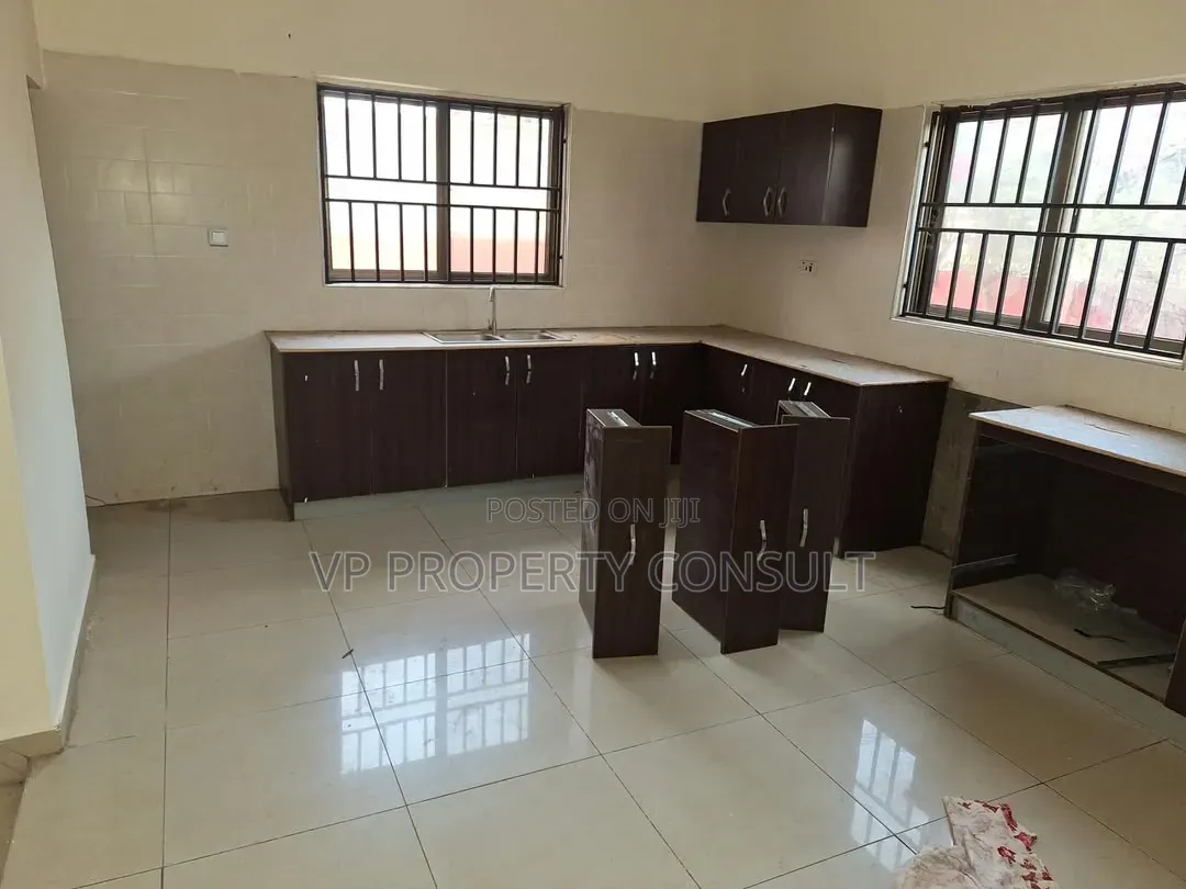 3bdrm House in Lake Side Estate for rent