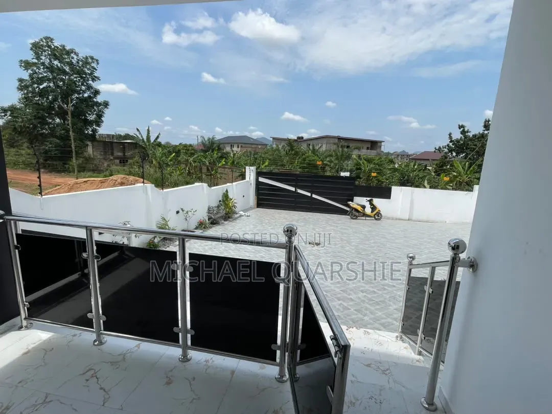 3bdrm House in Nsawam for sale