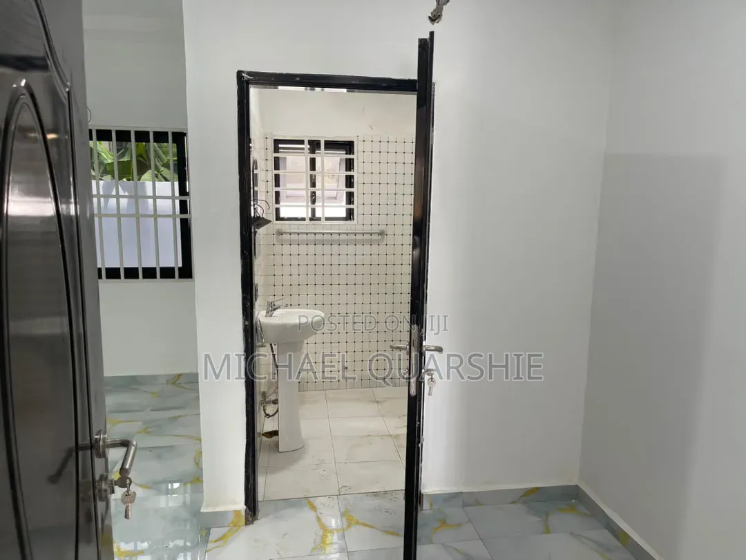 3bdrm House in Nsawam for sale