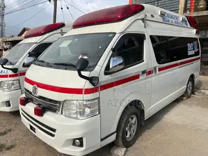 Toyota HiAce 2016 White