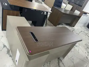1.6 Modern Executives Office Desk