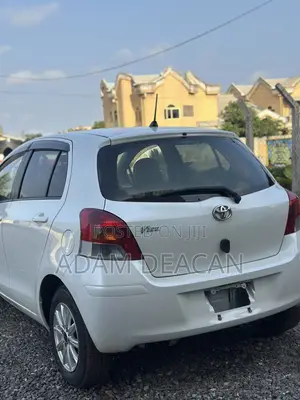 Toyota Vitz 2010 White
