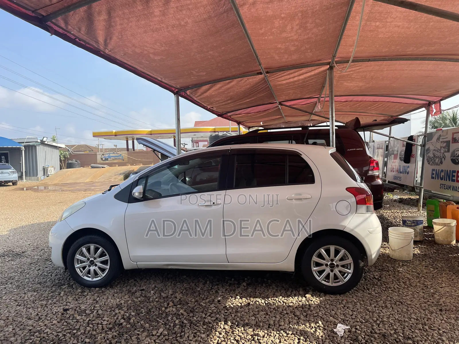 Toyota Vitz 2010 White